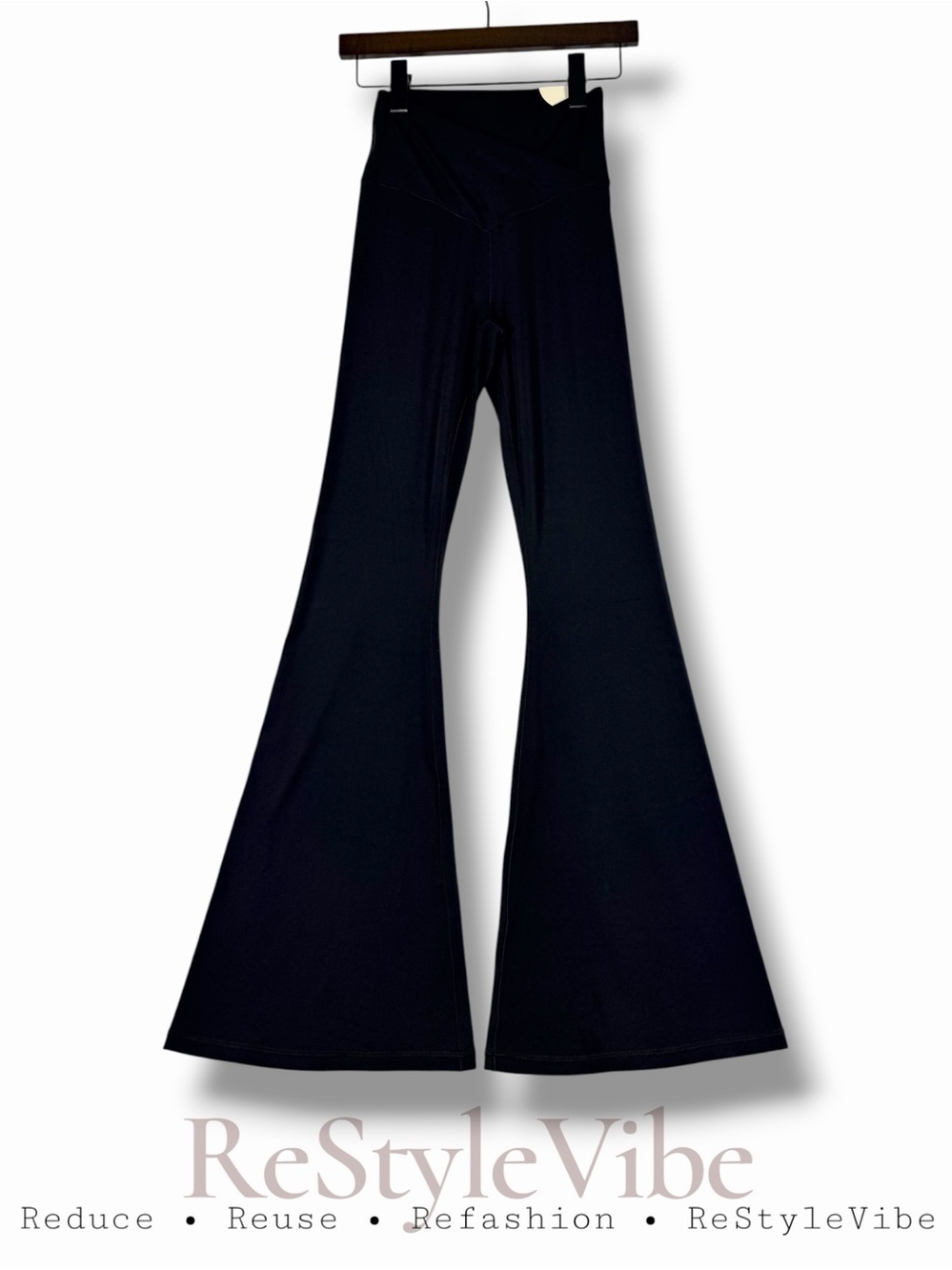 OFFLINE By AERIE Women’s Size M Leggings Flare Style High Rise Fit NWT Stretch